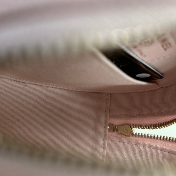 Chanel round clutch with chain - Picture 9 of 9